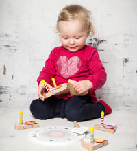 Cuttable Birthday Cake with Candles